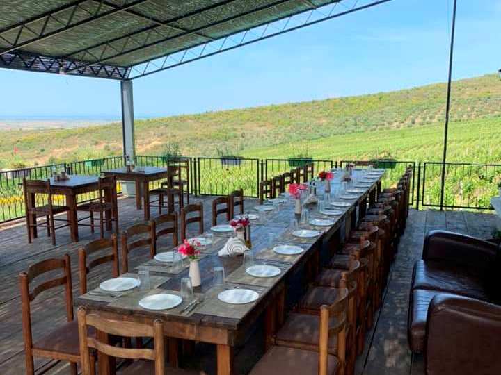 Visite de la lagune de Karavasta et dégustation de vins Albanica Cantina, avec voiture et chauffeur inclus.