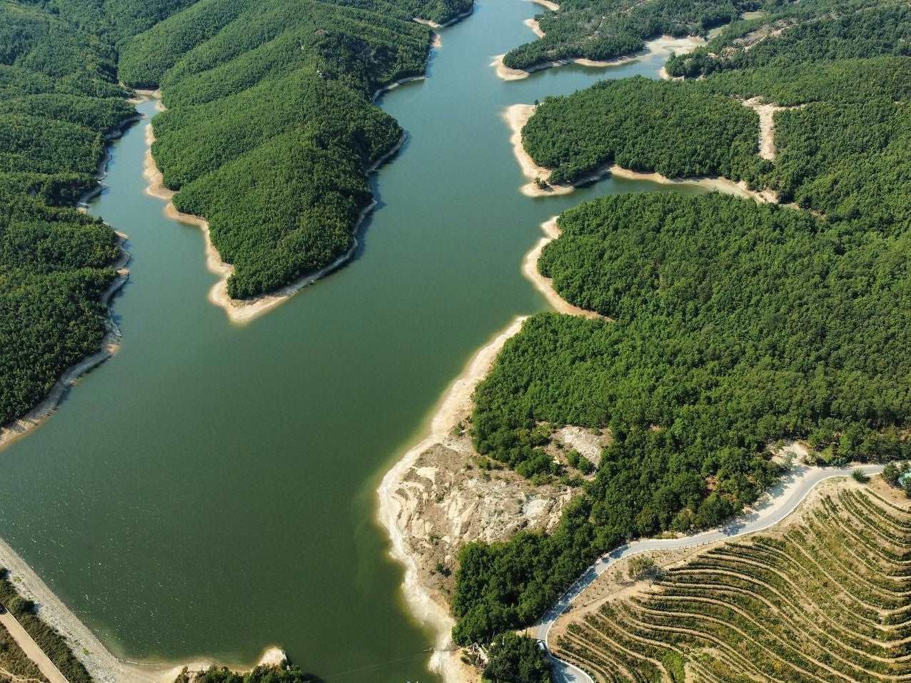 Tirana City Tour & Duka Cantina Wine Tasting, with Car & Driver/Guide included