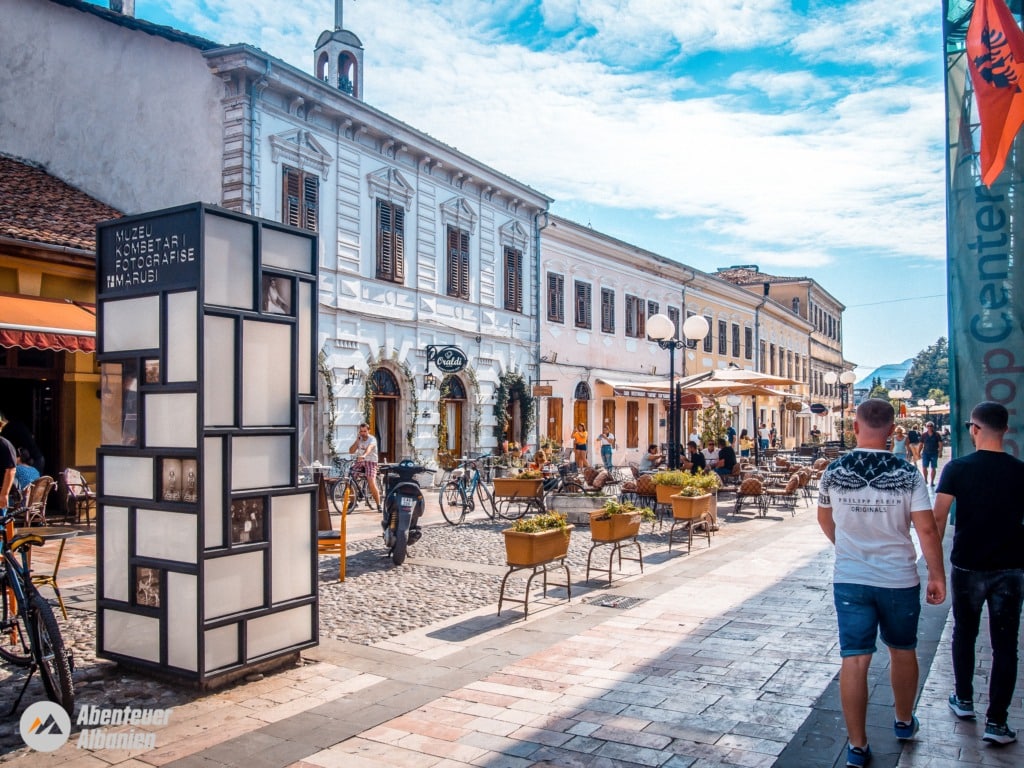 Visite privée d'une journée de la ville de Shkodra et du château de Rozafa, guide et frais d'entrée inclus