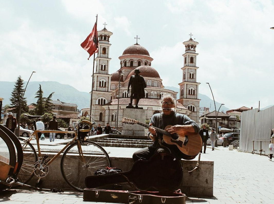 3-tägige Erkundung von Albanien, Tirana, Berat, Elbasan, Korce, Pogradec, Auto und Fahrer inklusive (kein Reiseführer)