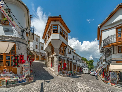 Aventure de 4 jours sur la Riviera albanaise et la vallée de Vjosa. Visite privée avec guide et hôtel inclus.