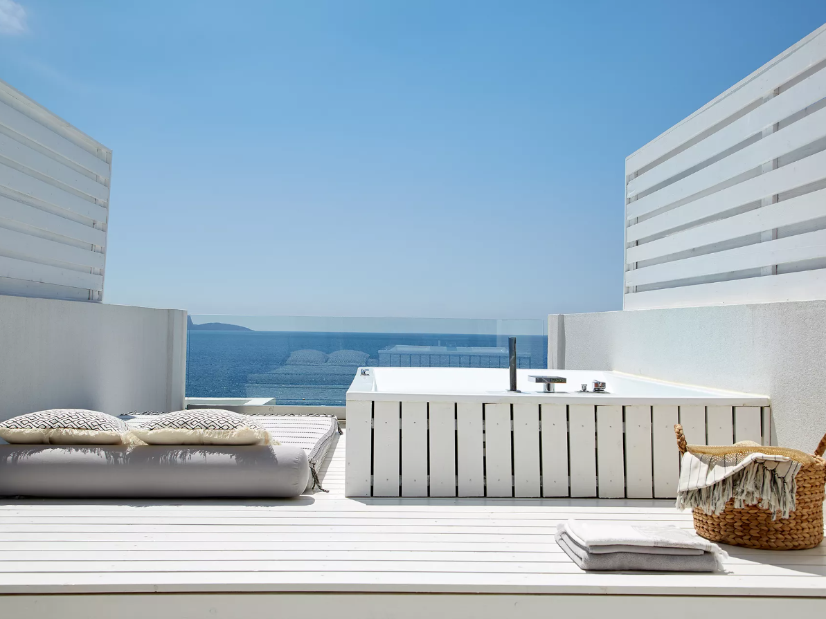 Parga: Lichnos Beach Hotel & Suites 5*