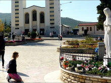 Cargar imagen en el visor de la galería, Tur në Mostar, Medjugore, Ujëvara Kravica 2 Ditë
