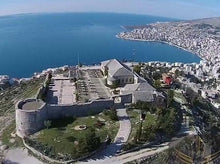 Lade das Bild in den Galerie-Viewer, 4 Tage Abenteuer an der albanischen Riviera, Burgen und dem Fluss Vjosa, private Tour mit Hotel, Auto und Fahrer inklusive
