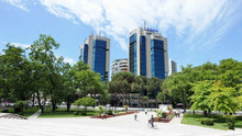 Lade das Bild in den Galerie-Viewer, Private Panoramic City Tour of Tirana
