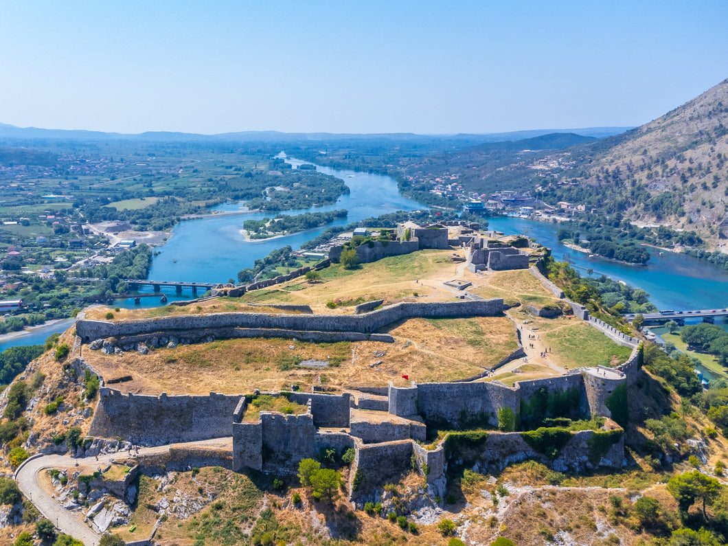 Visite privée d'une journée de la ville de Shkodra et du château de Rozafa, guide et frais d'entrée inclus