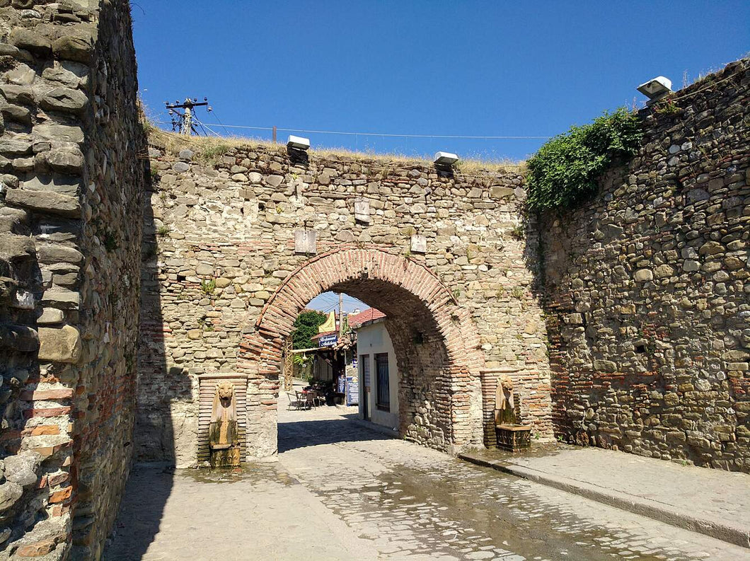 Visite privée d'une journée d'Elbasan et du château de Petrela, voiture et chauffeur inclus (sans guide)