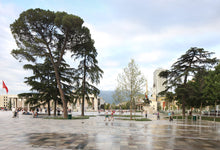 Lade das Bild in den Galerie-Viewer, Private Panorama-Stadtrundfahrt durch Tirana
